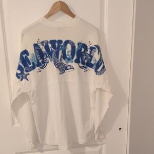 SeaWorld Women's White and Blue Jersey Top
